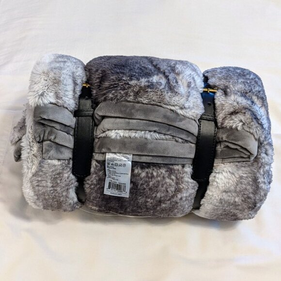 Mon Chateau Luxury Faux Fur Throw, Reversible Grey 60" x 70" + Carry sack - New - Picture 4 of 16